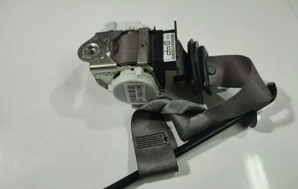 BMW 3 E90 E91 Front seatbelt 340032681