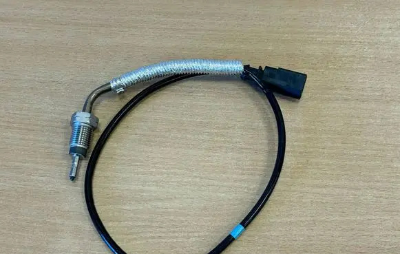 Volkswagen Golf VII Exhaust gas temperature sensor 04L906088JC