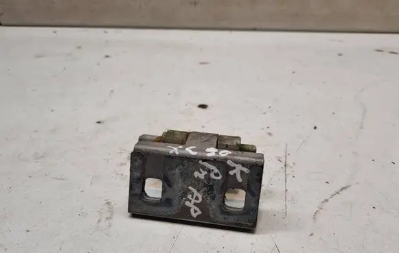 Volvo XC90 Front door lower hinge 