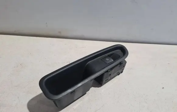 Mercedes-Benz X-class W470 Rear door window switch trim 829075XA0A