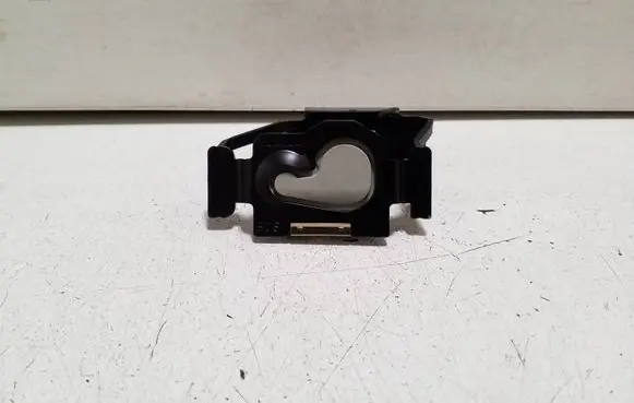 Audi Q7 4M Parcel shelf load cover mount bracket 4M0861735