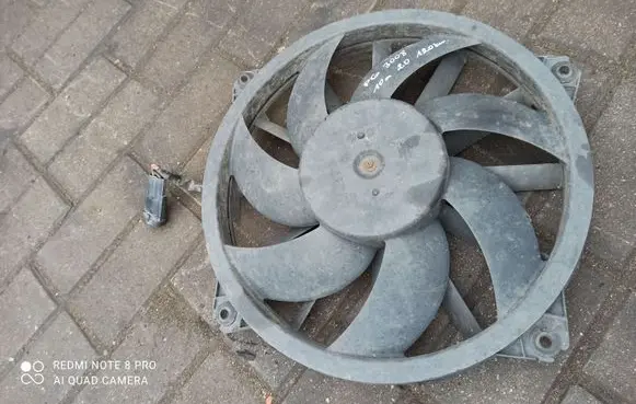 Peugeot 3008 I Radiator cooling fan shroud 9673009880