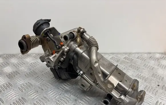 BMW 5 F10 F11 EGR valve cooler 7822350 1171 01427