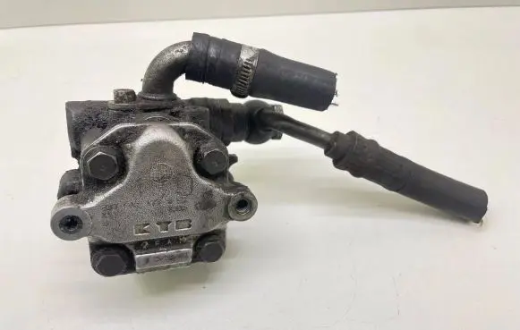 Volkswagen PASSAT B5 Power steering pump 800145177