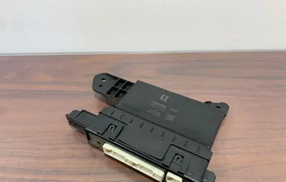 Toyota Prius (XW50) Other control units/modules 8865047351 2774008320 06U29