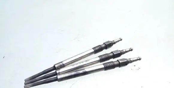 Volkswagen Golf V Glow plug 0100266004