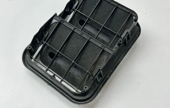 Nissan Pulsar Quarter panel pressure vent 768042D50A