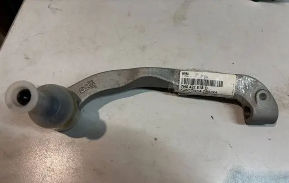 Volkswagen Transporter - Caravelle T5 Steering tie rod end 7H0422818D