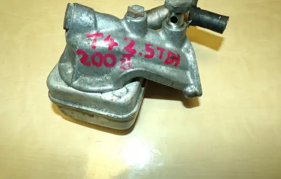 Volkswagen Multivan T4 Oil filter mounting bracket 074115417A