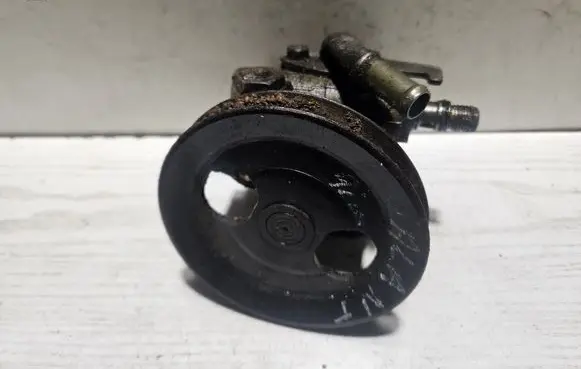 Mitsubishi Galant Power steering pump 07268