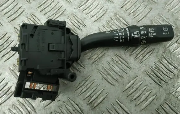 Toyota Avensis Verso Wiper speed switch 846522G470