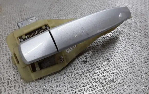 Opel Vectra C Front door exterior handle