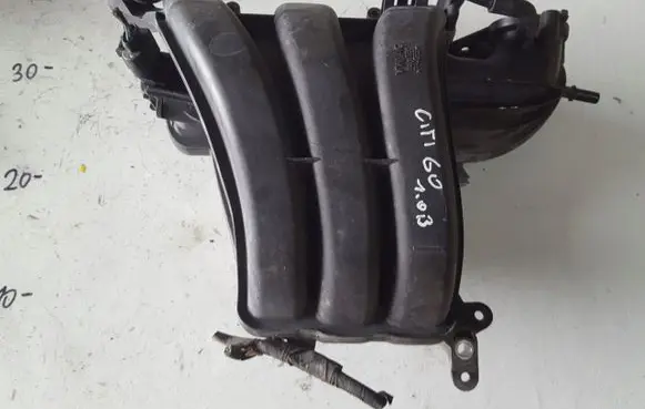 Volkswagen Up Intake manifold 04C133201H