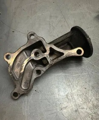 Nissan X-Trail T30 Oil filter mounting bracket 15238bn300