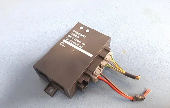 Volvo V70 Door control unit/module 31218393 HW31217840AA 48065257