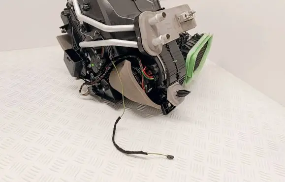DS Automobiles 4 II Interior heater climate box assembly 9833951780 T75061C