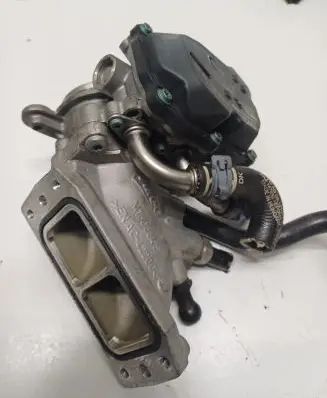 Volkswagen Golf VII Throttle valve 04L128063T