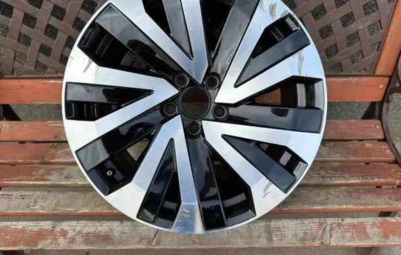 Volkswagen Scirocco R18 alloy rim 