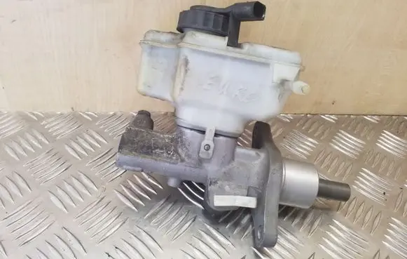 Volkswagen Caddy Master brake cylinder 1K1611301D