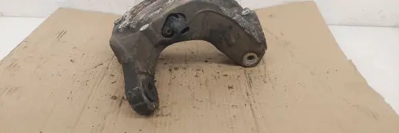 Front wheel hub spindle knuckle