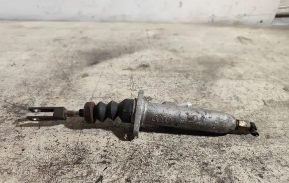 Audi 80 90 S2 B4 Clutch master cylinder 893721401B