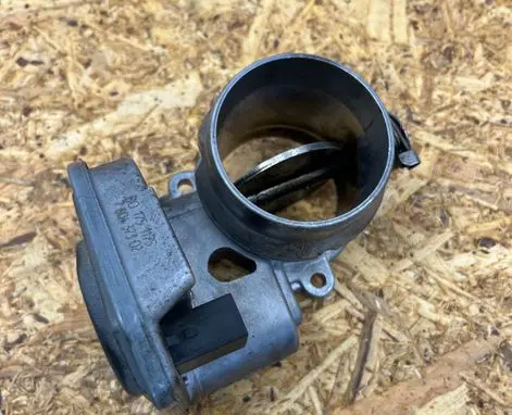 BMW 5 E60 E61 Throttle valve 780437302