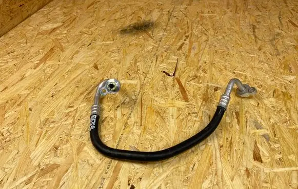 Air conditioning (A/C) pipe/hose