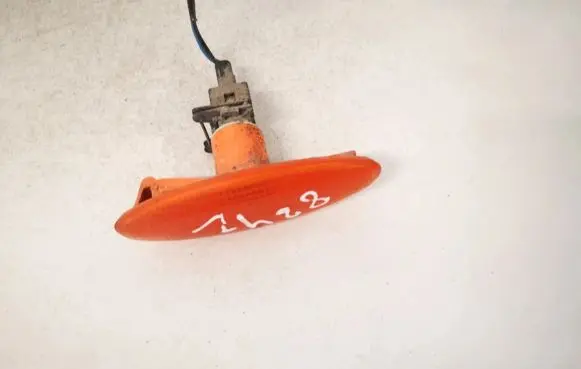 Ford Mondeo MK II Front fender indicator light