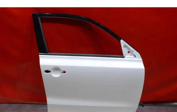 Suzuki Grand Vitara II Front door