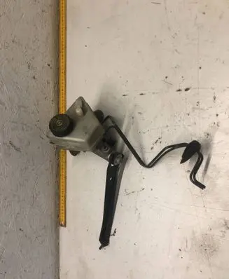 Mercedes-Benz C W203 Master brake cylinder A2034300002