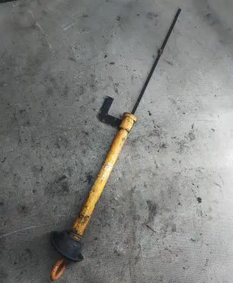 Volkswagen Touran I Oil level dip stick 038103663C