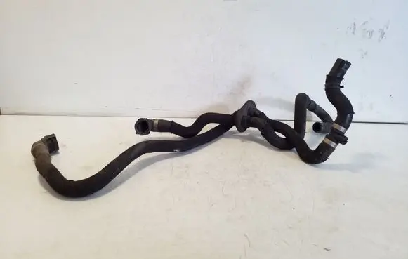 Engine coolant pipe/hose