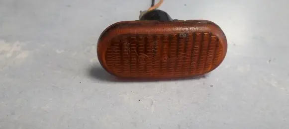 Renault Laguna I Front fender indicator light 6R0142789