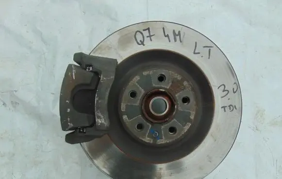 Audi Q7 4M Rear wheel hub spindle/knuckle 