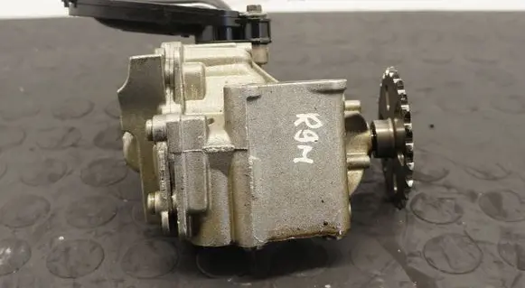 Opel Vivaro Oil pump 150109063R 150153243R
