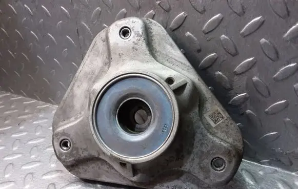 Mercedes-Benz E W212 Front upper strut mount A2123230020 2123230020