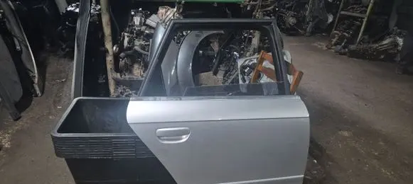Audi A4 S4 B7 8E 8H Rear door