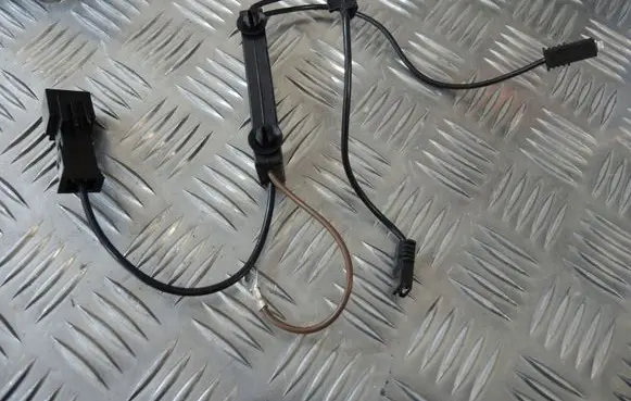 Mercedes-Benz CLS C218 X218 Aerial antenna amplifier A2128704589