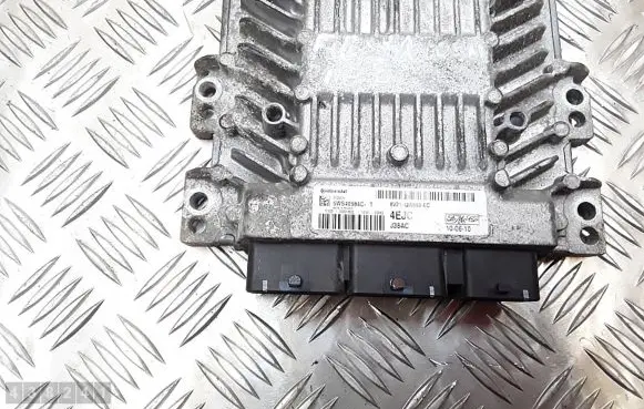 Ford Fiesta Engine control unit/module 8v2112a650ec