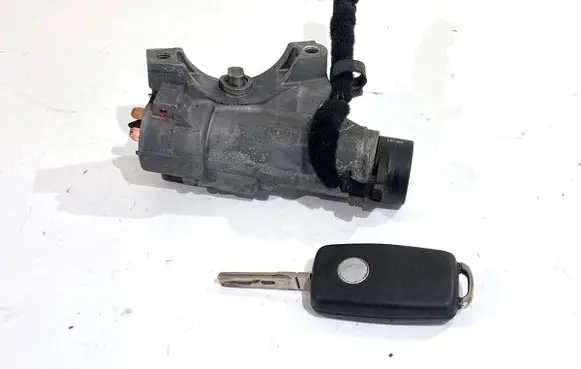 Skoda Superb B5 (3U) Ignition lock 4B0905851A