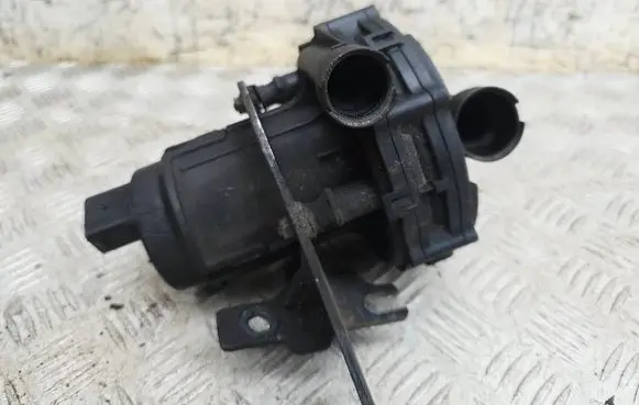 Audi TT Mk1 Secondary air pump 078906601D