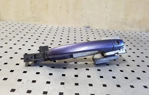 Honda CR-V Front door exterior handle