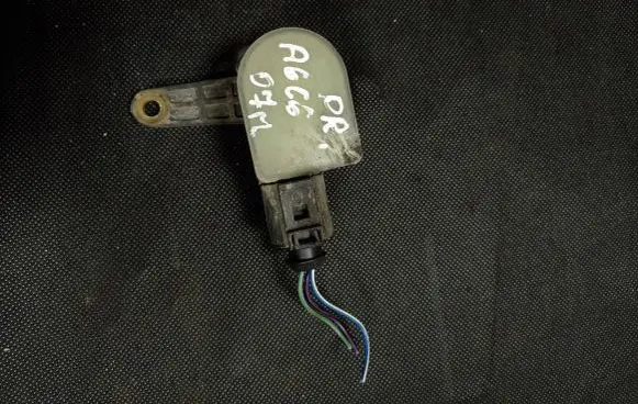 Audi A6 S6 C6 4F Headlight/headlamp level sensor 1T0907503