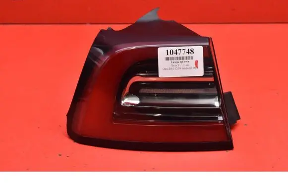 Tesla Model Y Rear/tail lights 