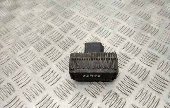 Nissan Qashqai Glow plug pre-heat relay 55354141 51299018A