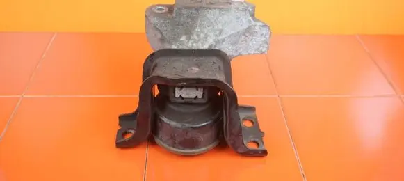 Nissan Juke I F15 Engine mounting bracket 20MB54