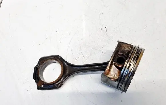 Mercedes-Benz CLS C219 Piston with connecting rod