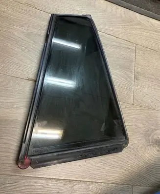 Subaru Levorg Rear vent window glass 62284va020