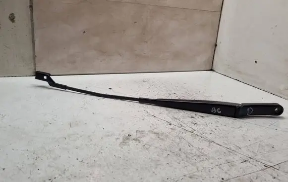 Volkswagen PASSAT B6 Front wiper blade arm 3C1955410B