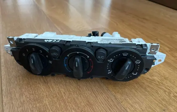 Ford Focus Climate control unit 3M5T19980AD 69607320